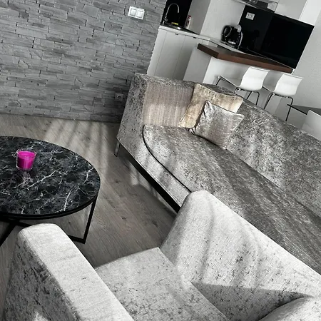 Stromova - Two Bedroms Lägenhet *